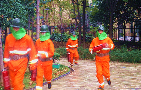 礪精兵，保安全